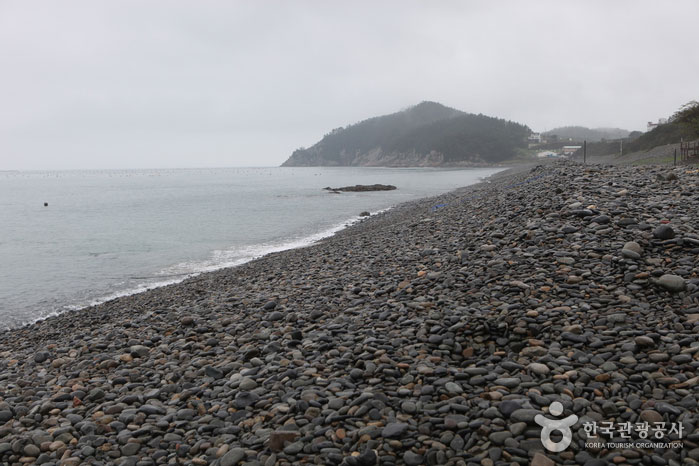 Old stone beach - Wando-gun, Jeonnam, Korea (https://codecorea.github.io)