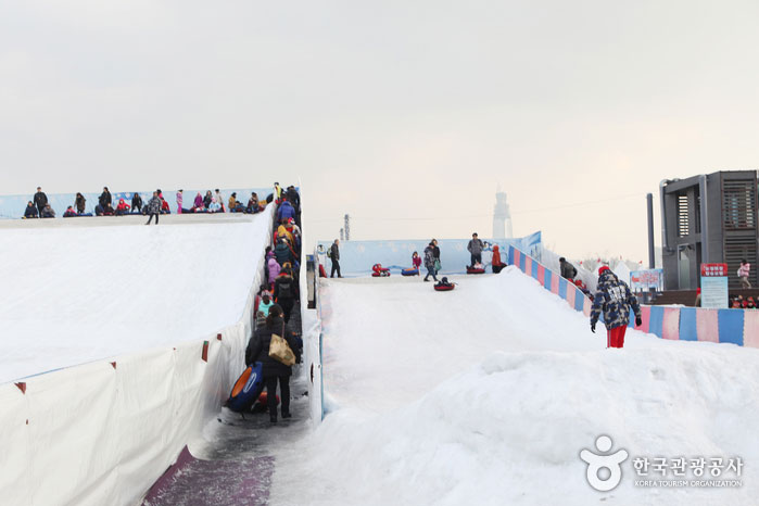 Low slopes are available for children - Gwangjin-gu, Seoul, Korea (https://codecorea.github.io)