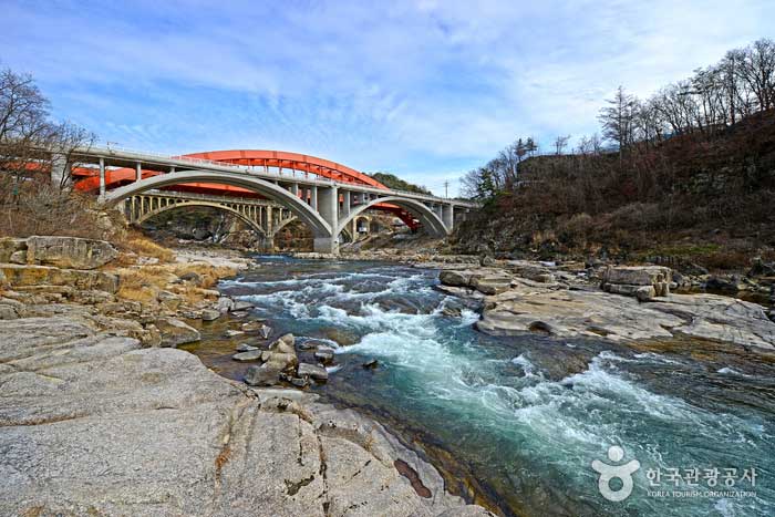 Сеунгил и Хантанский мост - Cheorwon-gun, Канвондо, Корея (https://codecorea.github.io)