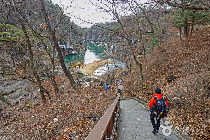 Goseokjeong est la destination du sentier de la rivière Hantan et du trekking sur glace - Cheorwon-gun, Gangwon-do, Corée (https://codecorea.github.io)
