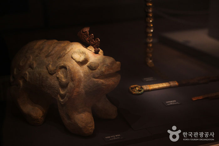 Steinbestie aus dem königlichen Mausoleum ausgegraben - Songpa-gu, Seoul, Korea (https://codecorea.github.io)