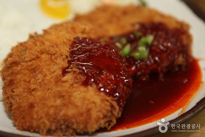 Spicy Pork Cutlet - Yeongdeungpo-gu, Seoul, Korea (https://codecorea.github.io)