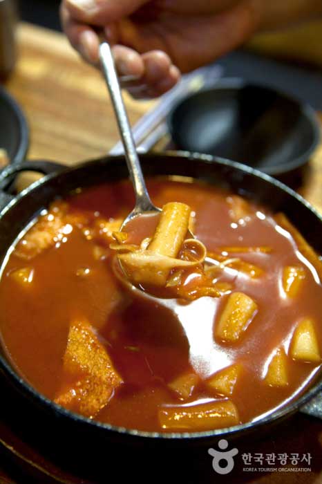 Süße Suppe Tteokbokki von "Tteoksarong" - Jongno-gu, Seoul, Korea (https://codecorea.github.io)