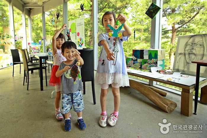 L'expérience artistique préférée des enfants - Gangneung, Corée du Sud (https://codecorea.github.io)