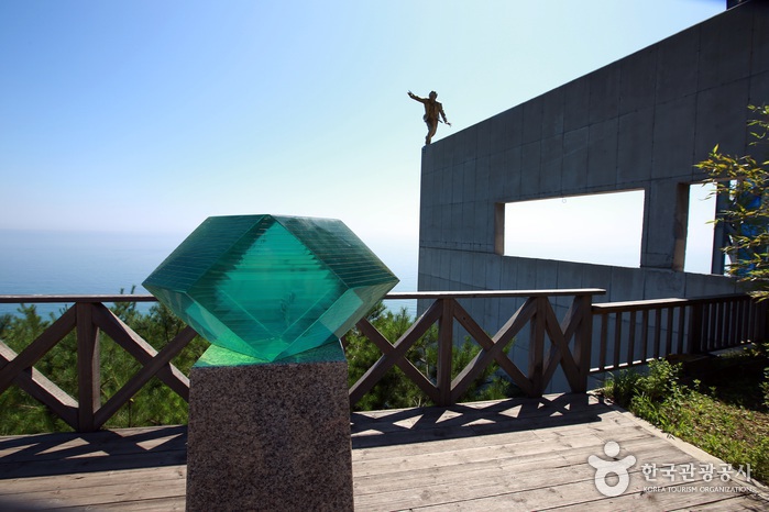 Observation deck at sea cafe with excellent ocean view - Gangneung, South Korea (https://codecorea.github.io)