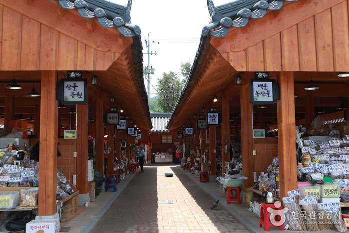 Hwagae Marktplatz zwischen Jeolla-do und Gyeongsang-do - Hadong-Pistole, Gyeongnam, Korea (https://codecorea.github.io)