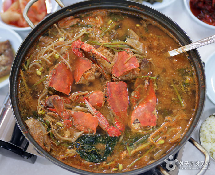 Sopa de cangrejo azul en Wolgotpogu - Siheung, Gyeonggi-do, Corea (https://codecorea.github.io)