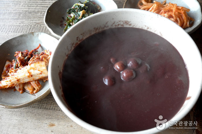 Camarón de Frijoles Rojos con Sopa de Fideos y Frijoles - Siheung, Gyeonggi-do, Corea (https://codecorea.github.io)
