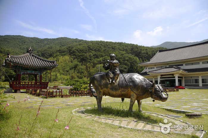 Korean Literature Museum with lyrics and literature - Suncheon, Jeonnam, Korea (https://codecorea.github.io)