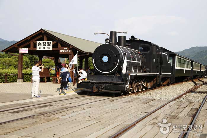 Erleben Sie die nostalgische Dampflokomotive - Suncheon, Jeonnam, Korea (https://codecorea.github.io)
