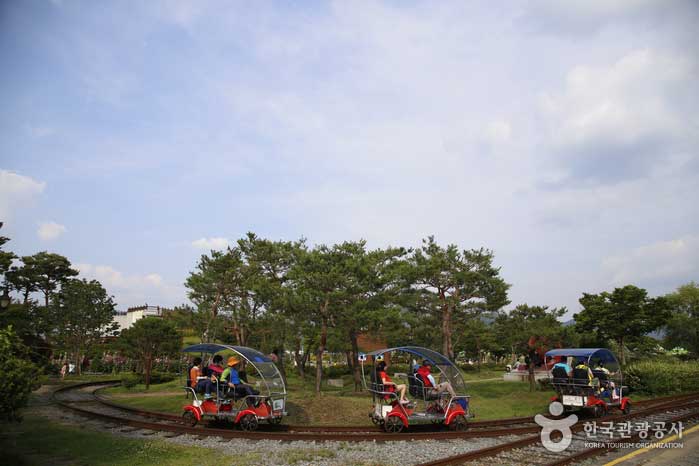 Railbike entlang der alten Eisenbahn - Suncheon, Jeonnam, Korea (https://codecorea.github.io)