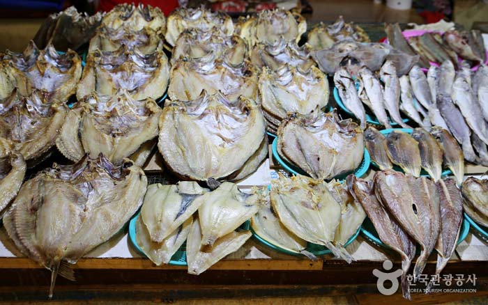 Vendemos varios pescados secos como Urugpo - Seosan, Chungnam, Corea del Sur (https://codecorea.github.io)