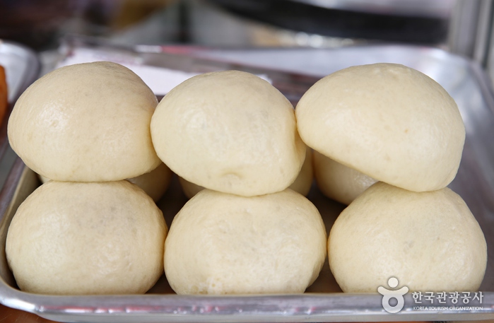 Petits pains cuits à la vapeur qui sont délicieux même en été - Yeosu, Jeonnam, Corée (https://codecorea.github.io)
