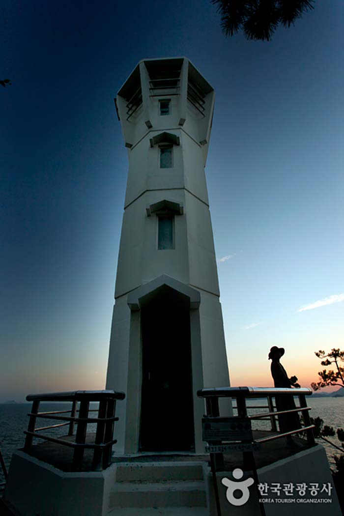 Красивый закат маяк - Goheung-gun, Чоннам, Корея (https://codecorea.github.io)
