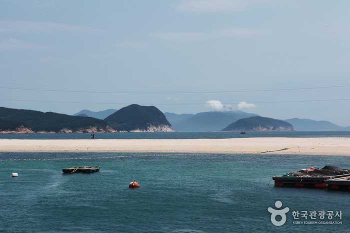 Bijindo Coral Beach останавливается в рознице - Тонгён, Кённам, Корея (https://codecorea.github.io)