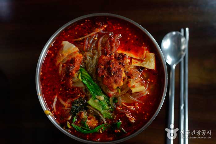 Maratang, острый суп с лапшой, популярно употребляемый китайцами - Yeongdeungpo-gu, Сеул, Корея (https://codecorea.github.io)