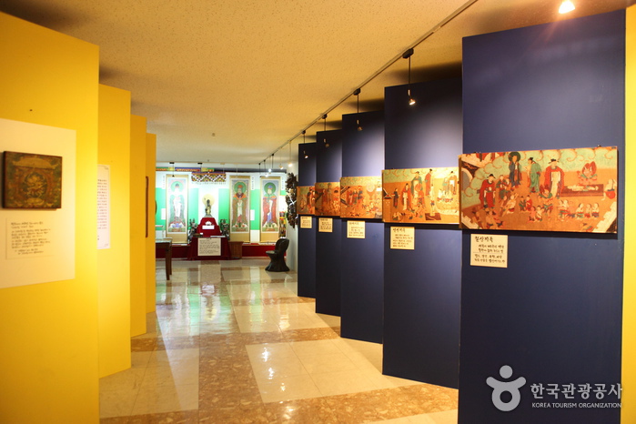 在大院Satibet博物館舉辦了一個特別展覽《與神同行》。 - 韓國全羅南市寶城郡 (https://codecorea.github.io)