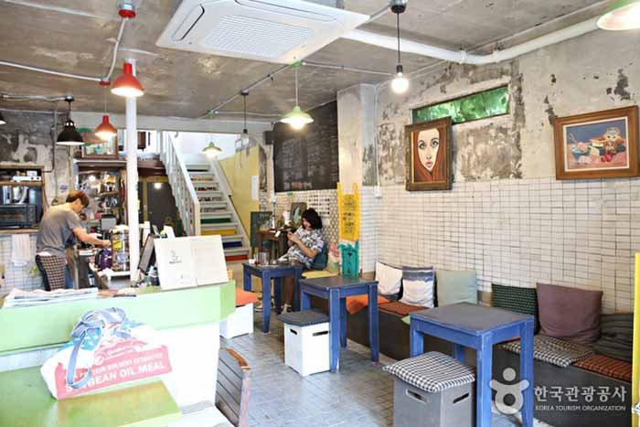 Le premier étage d'une atmosphère confortable comme une chambre d'amour de quartier - Gangneung-si, Gangwon-do, Corée (https://codecorea.github.io)