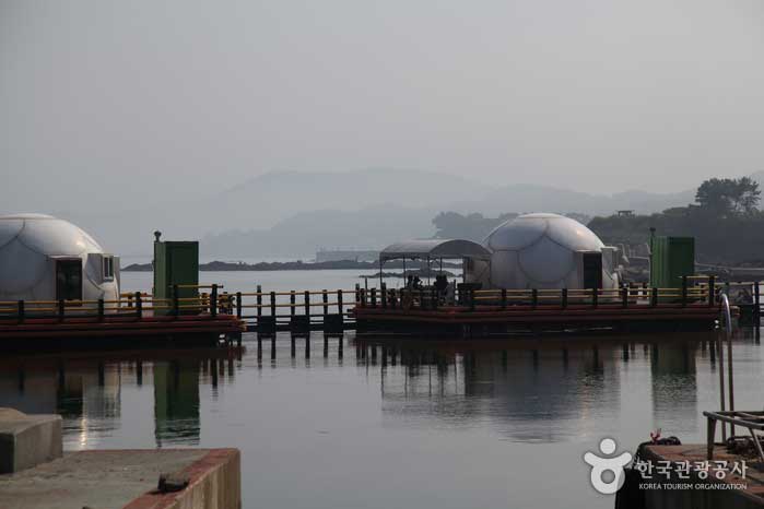 Pensión marina ubicada en el parque Jangili Fishing Village - Pohang, Gyeongbuk, Corea (https://codecorea.github.io)