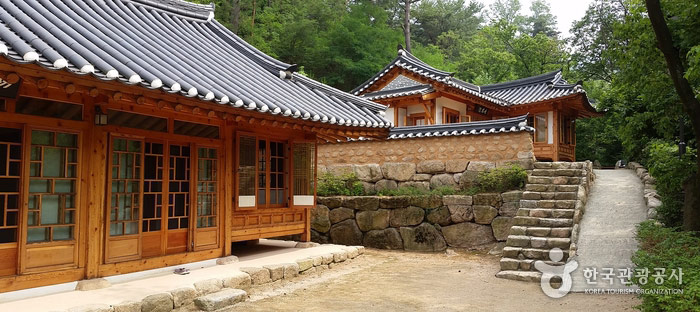 Salle d'histoire du séjour au temple de Jingwansa 'Gongdeokwon, Hyolimwon' - Eunpyeong-gu, Séoul, Corée (https://codecorea.github.io)