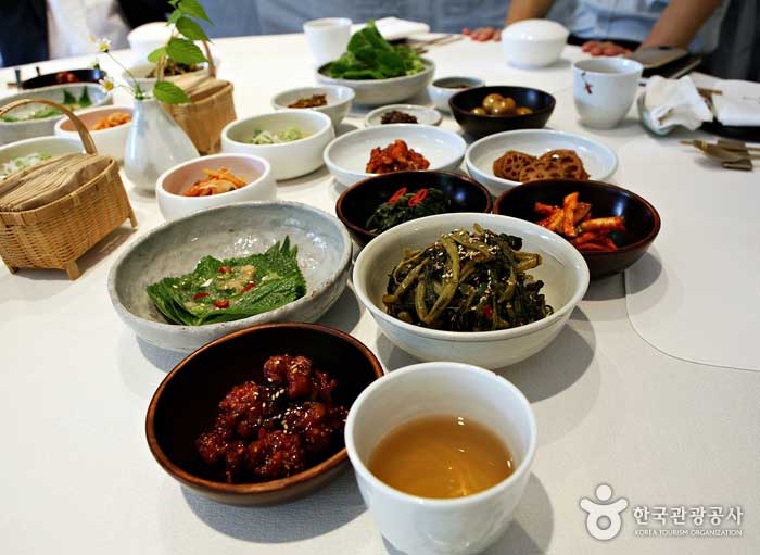 Nourriture du temple de Jingwansa - Eunpyeong-gu, Séoul, Corée (https://codecorea.github.io)