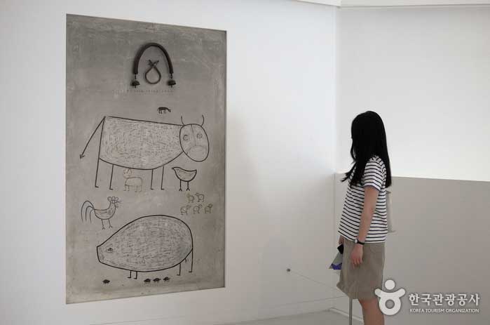 Besucher der <Tierfamilie> im Jang Ukjin Museum of Art - Yangju, Gyeonggi-do, Korea (https://codecorea.github.io)