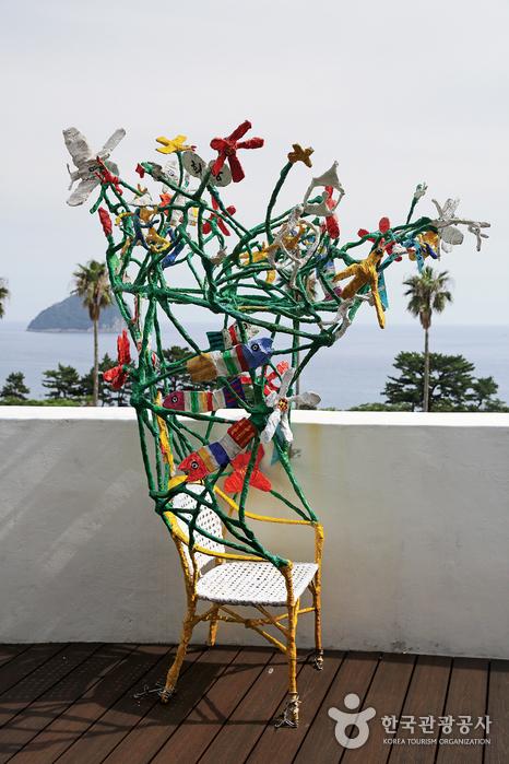 屋頂花園雕塑 - 韓國濟州島西歸浦市 (https://codecorea.github.io)