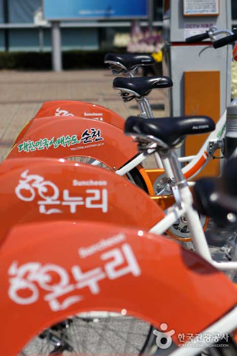 Vélo Onnuri en attente dans le terminal - Suncheon, Jeonnam, Corée (https://codecorea.github.io)