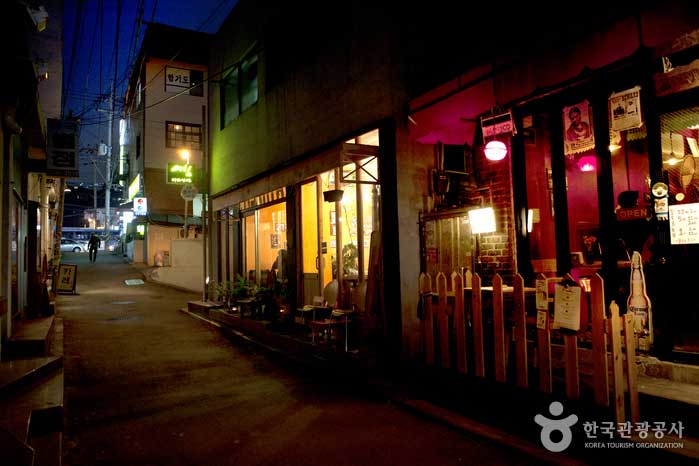 Yeonnam-dong a un café où vous pouvez boire le meilleur café - Mapo-gu, Séoul, Corée (https://codecorea.github.io)