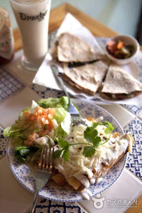 Taco et Quesadilla de Bemucho Cantina, repas de famille mexicain - Mapo-gu, Séoul, Corée (https://codecorea.github.io)