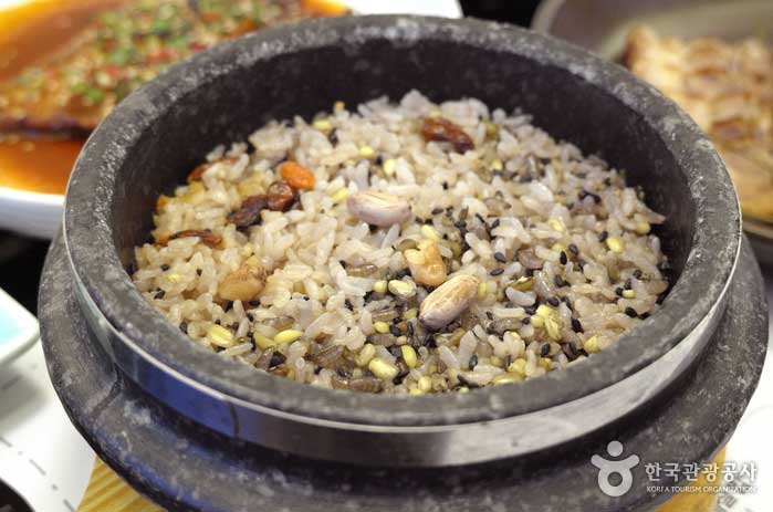 Мужской рис подходит для мужчин - Чунджу, Чунгбук, Корея (https://codecorea.github.io)