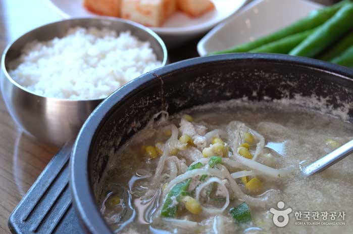 Hwangtae bean sprouts with soup - Chungju, Chungbuk, Korea (https://codecorea.github.io)