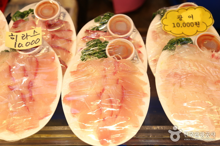 立即漂浮生魚片，一次出售一道菜 - 濟州，濟州，韓國 (https://codecorea.github.io)