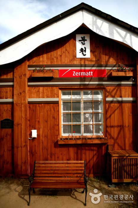 Станция Банчхон украшена атмосферой швейцарского шале - Taebaek-si, Канвондо, Корея (https://codecorea.github.io)