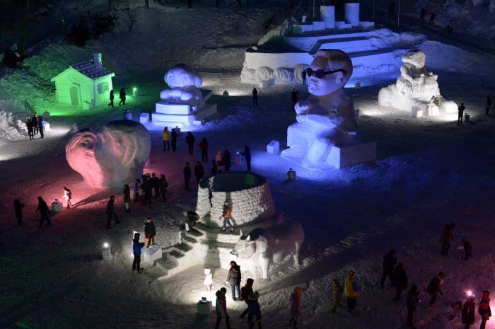 雪まつりの核となるファッショナブルな雪の彫刻<写真提供：Rietto> - 韓国江原道太白市 (https://codecorea.github.io)