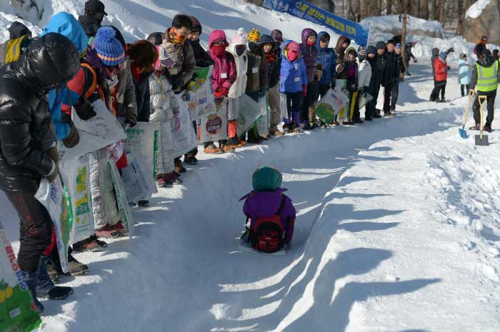 Разные вещи, чтобы насладиться на Taebaeksan Snow Festival <Фото предоставлено Rieto> - Taebaek-si, Канвондо, Корея (https://codecorea.github.io)