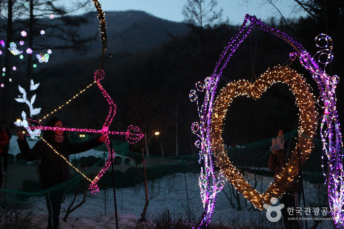 La flèche de Cupidon, populaire parmi les amoureux - Gapyeong-gun, Gyeonggi-do, Corée (https://codecorea.github.io)