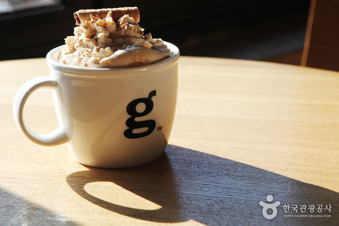 Кафе в утреннем спокойном дендрарии для облегчения простуды - Gapyeong-gun, Кёнгидо, Корея (https://codecorea.github.io)