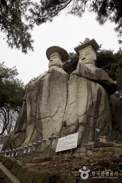 Статуя Паджу Йонми-ри Мааэ Фу - Паджу-си, Кёнгидо, Корея (https://codecorea.github.io)