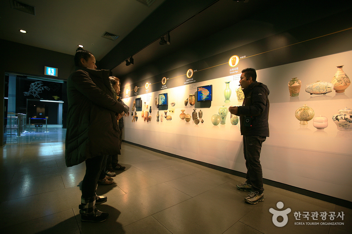 Hearing the history of pottery - Buan-gun, Jeollabuk-do, Korea (https://codecorea.github.io)