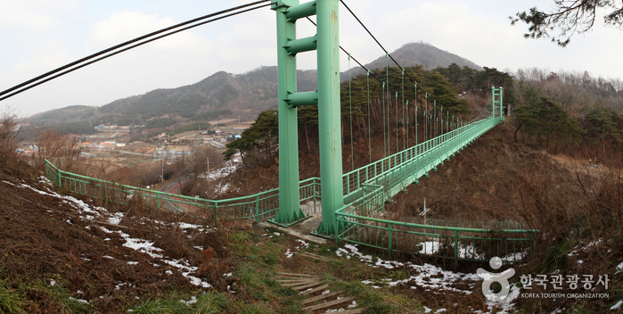 Brücke zwischen Ami und Dabulsan - Dangjin-si, Chungcheongnam-do, Korea (https://codecorea.github.io)