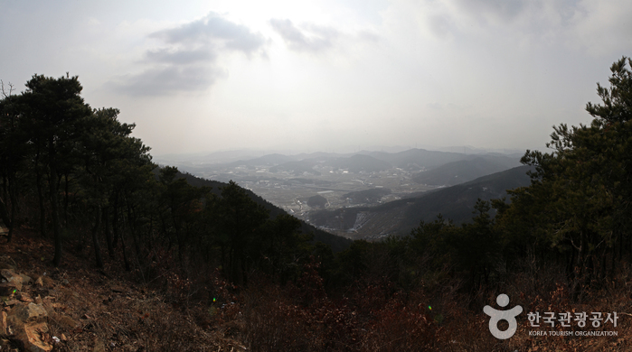 Myeoncheon-myeon пейзаж в окружении Mt. - Танджин-си, Чхунчхон-Намдо, Корея (https://codecorea.github.io)