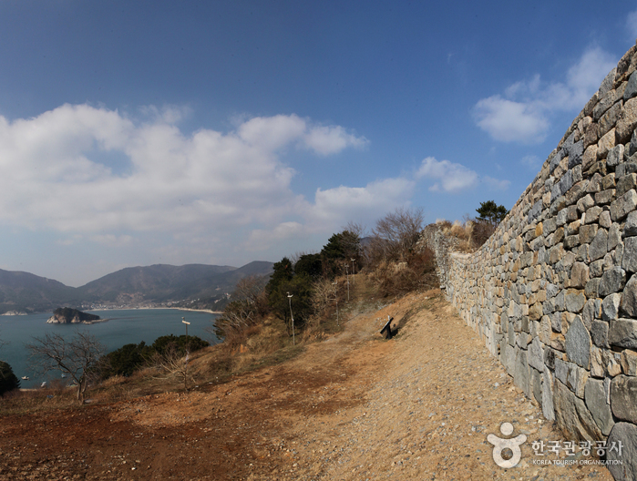 Mur du château de Gujora - Geoje-si, Gyeongnam, Corée (https://codecorea.github.io)