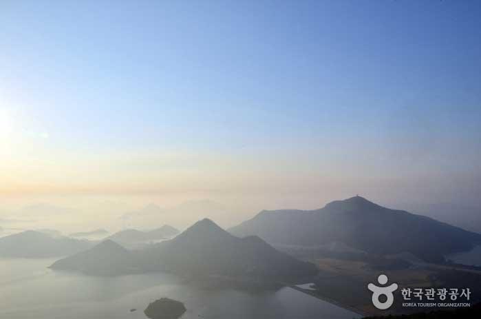 Superbe vue sur l'archipel des Gogunsan à partir de 199 bongs - Gunsan, Jeonbuk, Corée (https://codecorea.github.io)