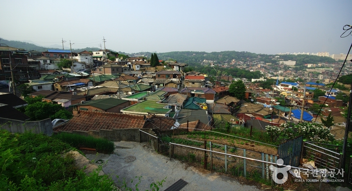 Seongbuk-dong Daldongne - Seongbuk-gu, Seúl, Corea (https://codecorea.github.io)