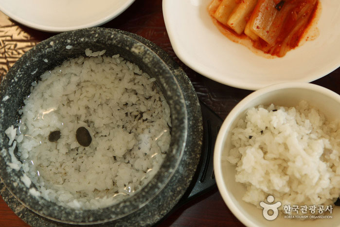 Лапша, деликатес из каменного риса - Ичхон, Южная Корея (https://codecorea.github.io)