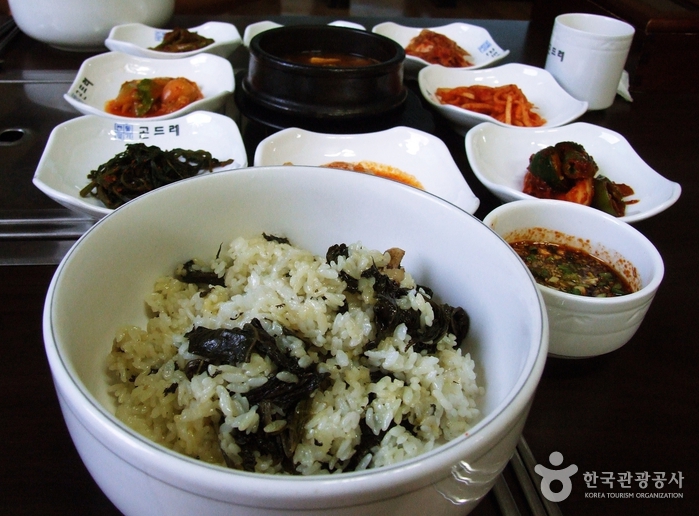 チョンソンの代表的な食べ物、ゴンドレナムルバプ - 韓国江原道J善郡 (https://codecorea.github.io)