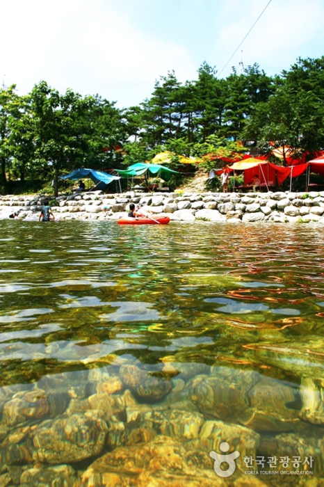 Stream in der Nähe der Seokkyo-Brücke. Ich bin breit, damit ich im Wasser spielen kann - Yangyang-Pistole, Gangwon-do, Korea (https://codecorea.github.io)