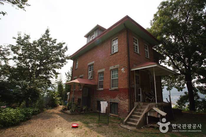 Maison où vivaient les missionnaires américains dans les années 1920 - Gongju-si, Chungcheongnam-do, Corée (https://codecorea.github.io)