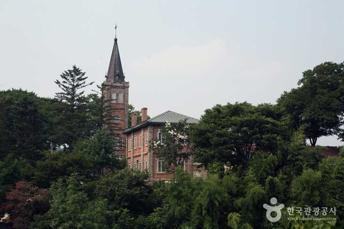 Catedral del Medio Oriente con elegancia clásica - Gongju-si, Chungcheongnam-do, Corea (https://codecorea.github.io)